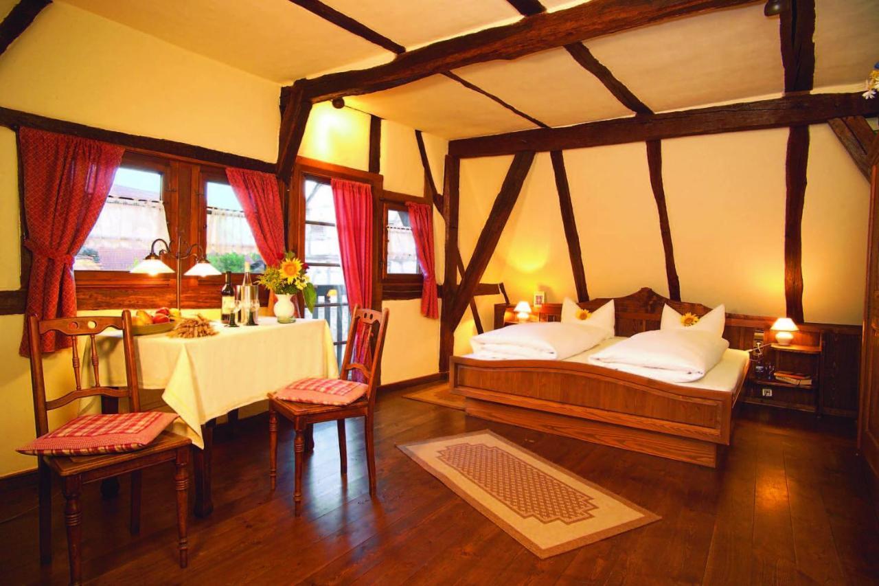 Hotel Restaurant Zum Nachtwaechter Lienzingen Quarto foto